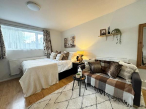Charming Garden London Hideaway!